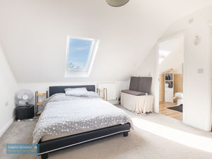 Bedroom- click for photo gallery